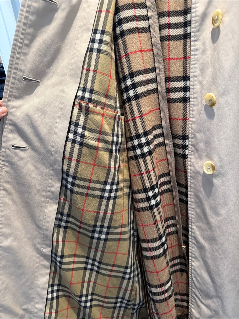 Vintage Womens Burberry Camden Coat with detachable wool lining. - Picture 4 of 9
